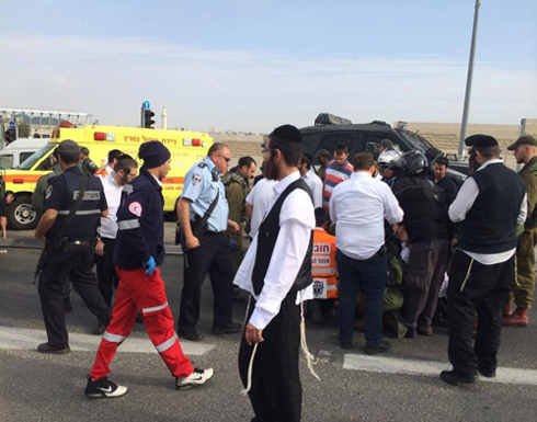 مستوطنون يفرون من أمام فلسطيني بعد مطاردته وتوقفه فجأة مستوطنون يفرون من أمام فلسطيني بعد مطاردته وتوقفه فجأة