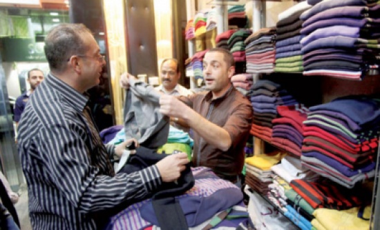 توقع ارتفاع أسعار الألبسة والأحذية بعد إلغاء تخفيض الضرائب والرسوم