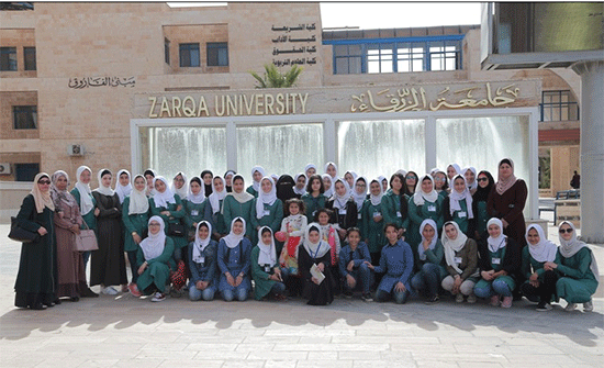 وفد من مدرسة إناث الزرقاء الإعدادية الأولى يزور جامعة الزرقاء وفد من مدرسة إناث الزرقاء الإعدادية الأولى يزور جامعة الزرقاء