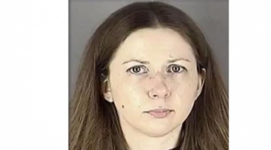 القبض على سيدة قالت لجيرانها: "أطفالكم يثيرون الشهية.. أيمكنني تذوقهم؟"