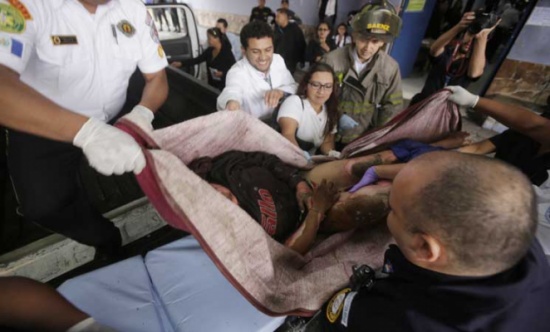 حريق بملجأ أطفال في غواتيمالا يقتل 22 فتاة والشرطة تقول إنه متعمد