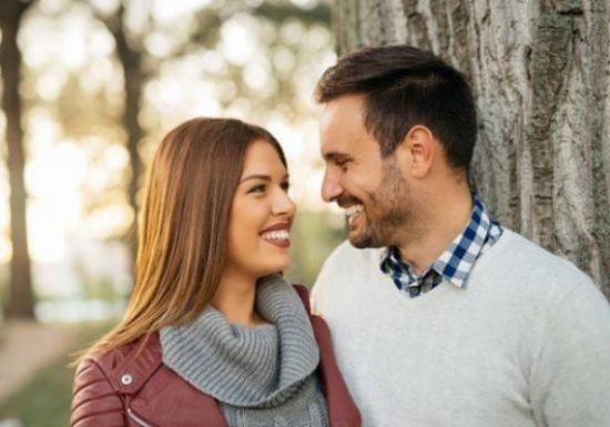 تصرّفات إذا قام بها الرجل تدل على أنّه ينوي الزواج بك! تصرّفات إذا قام بها الرجل تدل على أنّه ينوي الزواج بك!