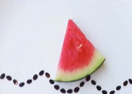 فنان يستبدل الألوان بالطعام