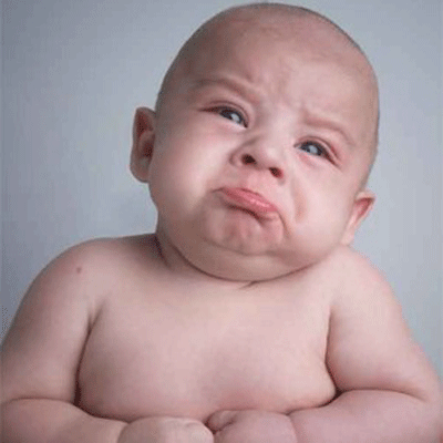 رمى " طفل " لانه غاضب