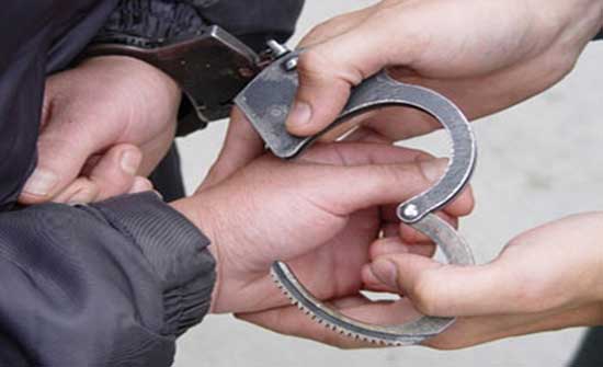 إلقاء القبض على الشخصين اللذين دهسا الشاب في المزار وفرا من المكان إلقاء القبض على الشخصين اللذين دهسا الشاب في المزار وفرا من المكان