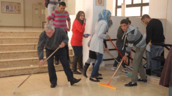 نشاط طلابي تطوعي للنادي البيئي وأسرة كلية الموارد