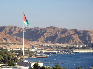 وفد مساعدي أعضاء مجلس الشيوخ الأميركي يزور العقبة