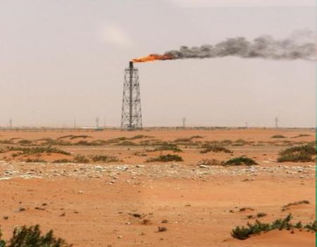 السعودية تتطلع إلى ما بعد هبوط أسعار النفط مع زيادة منصات الحفر السعودية تتطلع إلى ما بعد هبوط أسعار النفط مع زيادة منصات الحفر