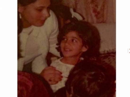 صور| خمنّوا هذه الطفلة أي نجمة عربية وجميلة أصبحت؟!!