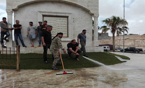 بالصور :  الطفيلة التقنية تنظم حملة نظافة شاملة في منطقة العيص