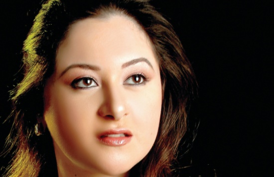 مي نور الشريف غاضبة من شائعة وفاة والدها مي نور الشريف غاضبة من شائعة وفاة والدها