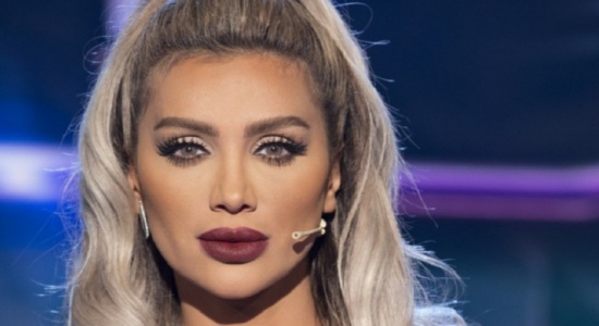 على طريقة مايا دياب.. كيف تضعين أحمر الشفاه الأحمر؟ على طريقة مايا دياب.. كيف تضعين أحمر الشفاه الأحمر؟