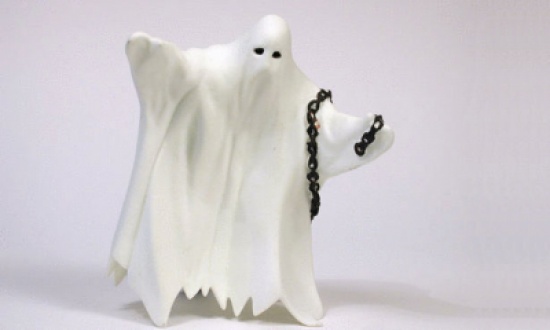 شبح متسلل ترصده كاميرا المراقبة