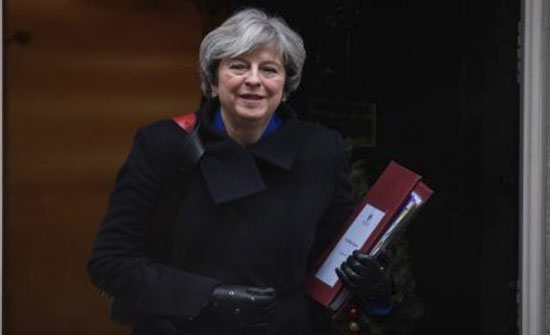 تعديلات ماي للحكومة: إبقاء على الوزارات الأساسية واستقالة وزيرة التعليم