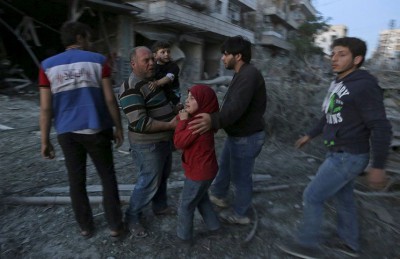 مقتل 5 أشخاص جراء إلقاء النظام السوري برميلا متفجراً على حلب مقتل 5 أشخاص جراء إلقاء النظام السوري برميلا متفجراً على حلب