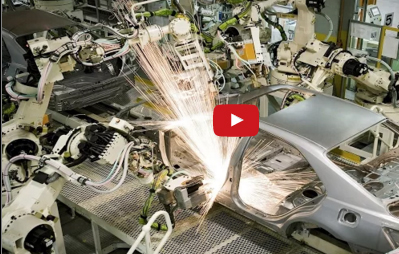 بالفيديو  : كيف يجعلون الروبوتات تنتج السيارات؟