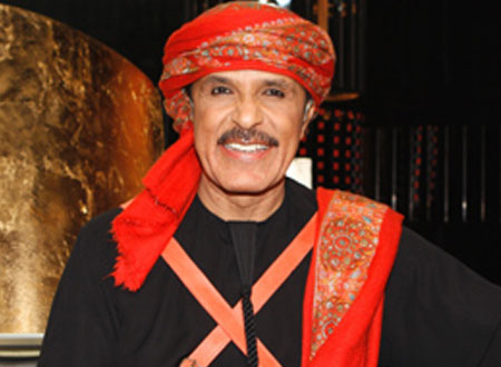 عبدالله بالخير يحتفل بعيد ميلاده في الصحراء.. فيديو عبدالله بالخير يحتفل بعيد ميلاده في الصحراء.. فيديو