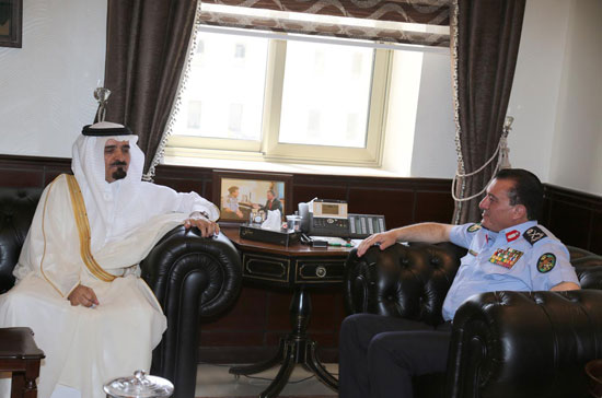 مدير الأمن العام يستقبل مساعد وزير الداخلية السعودي مدير الأمن العام يستقبل مساعد وزير الداخلية السعودي