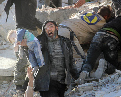 300 ألف سوري يرفضون الخروج من حلب خوفاً من تكون "ممرات الموت" فخاً 300 ألف سوري يرفضون الخروج من حلب خوفاً من تكون "ممرات الموت" فخاً