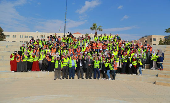 يوم عمل بيئي في جامعة الزرقاء