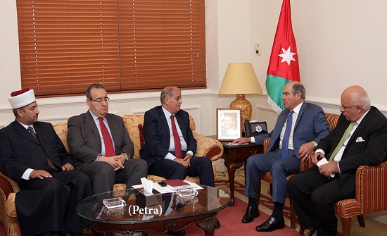 رئيس الوزراء يدعو لاطار مؤسسي موحد للتعامل مع التقارير الخاصة بحقوق الانسان