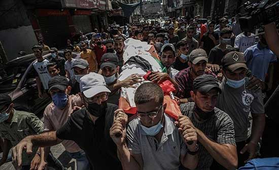 تشييع جثامين 3 شهداء فلسطينيين قتلهم الجيش الإسرائيلي .. بالفيديو تشييع جثامين 3 شهداء فلسطينيين قتلهم الجيش الإسرائيلي .. بالفيديو