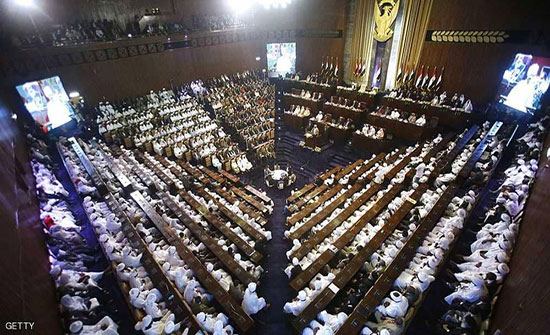 تأجيل بحث "تعديلات دستورية" تعيد ترشيح البشير تأجيل بحث "تعديلات دستورية" تعيد ترشيح البشير