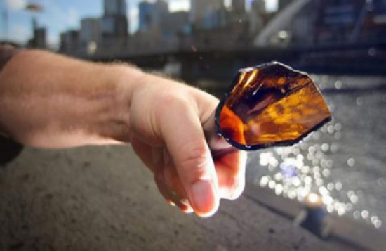 ثلاثيني يقتل جدته ذات الـ95 عاماً بطعنها بزجاجة مكسورة