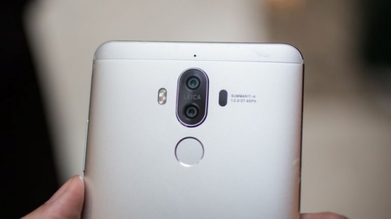 هواوي Mate 9 يمنح مستخدميه مزايا فريدة تلبي كل احتياجاتهم اثناء رحلات الطياران الطويلة هواوي Mate 9 يمنح مستخدميه مزايا فريدة تلبي كل احتياجاتهم اثناء رحلات الطياران الطويلة
