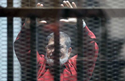 تأجيل محاكمة مرسي في “إهانة القضاء” لجلسة 16 يناير تأجيل محاكمة مرسي في “إهانة القضاء” لجلسة 16 يناير