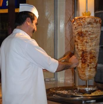 هل يأكل الشعب الاردني "برادة حديد سكين" الشاورما ؟ هل يأكل الشعب الاردني "برادة حديد سكين" الشاورما ؟