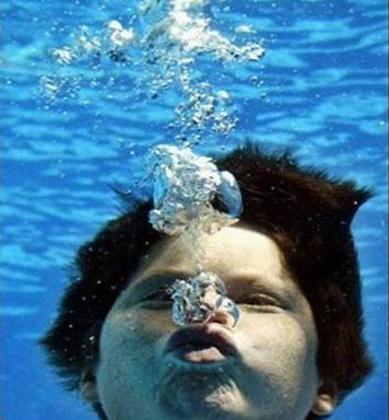 صبي في العاشرة ينقذ جده من الغرق 