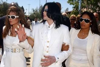 أسرة جاكسون تتحدث عن "مقتله".. ومطالبة بتشريح ثالث لجثته