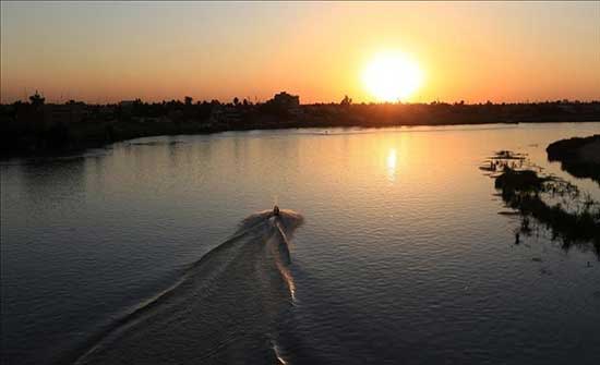 العراق يتهم إيران بقطع مياه نهرين عن أراضيه العراق يتهم إيران بقطع مياه نهرين عن أراضيه