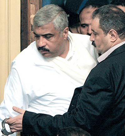  محام مصري يفجر مفاجأة:محاكمة هشام طلعت..باطلة !