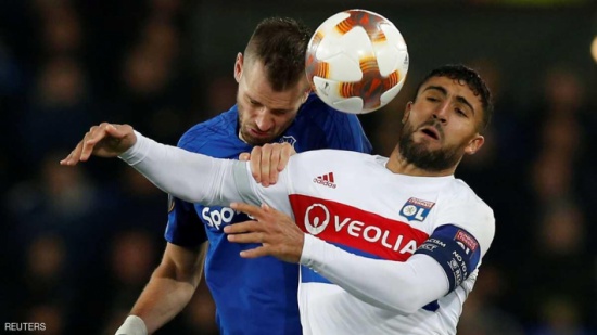 أقدام نبيل فقير تقرّب ليون من صدارة الدوري الفرنسي