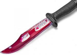 عامل يقتل والده بـ 10 طعنات بعد استدراجه للمقابر  