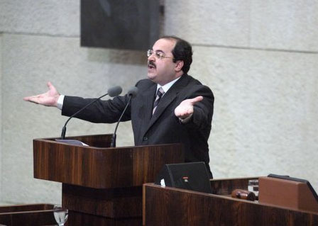 درويش ينطق بلسان الطيبي من على منصة الكنيست الاسرائيلي: ايها العابرون بين الكلمات العابرة  !