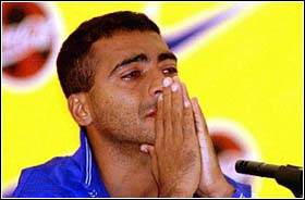 القبض على اللاعب البرازيلي روماريو لعدم سداده نفقة زوجته 