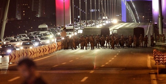 تركيا : إعفاء 29 ضابطًا برتبة كولونيل و5 جنرالات من مناصبهم