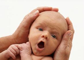 وداعاً سن اليأس.. النساء قادرات على الإنجاب بعد الخمسين