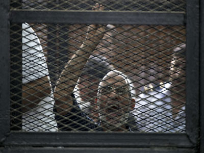 النائب العام المصري يقرر الطعن على حكم إعدام 183 شخصا بينهم مرشد الإخوان النائب العام المصري يقرر الطعن على حكم إعدام 183 شخصا بينهم مرشد الإخوان