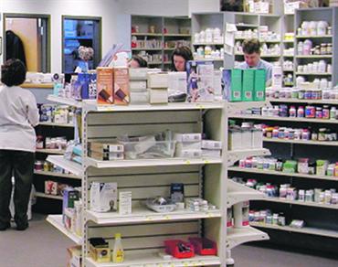 تمرد في الصيادلة .. الاسلاميون يعلنون اضراب اكثر من 1800 صيدلية والشخشير يؤكد انها 180 فقط 