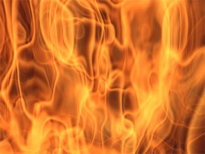 لانها صفعت ابنهما.. زوج يشوي زوجته وهي حية !