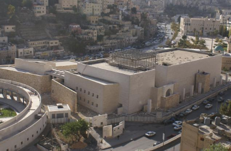 وزيرة السياحة تزور متحف الأردن