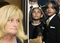 زوجة جاكسون تتنازل عن حق حضانة أولاده 