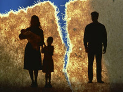 "ام " تستنجد بـ"المدينة" لمشاهدة ابنها من طليقها