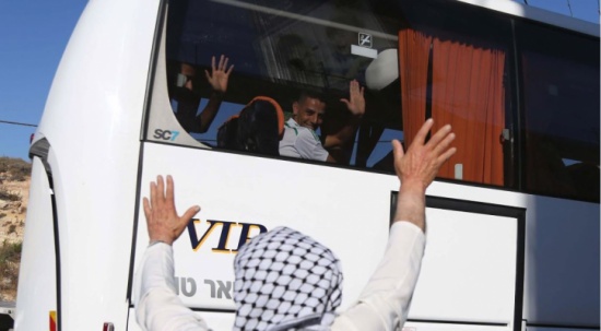 بالصور..استقبال شعبي بالخليل لنادي الشجاعية من غزة