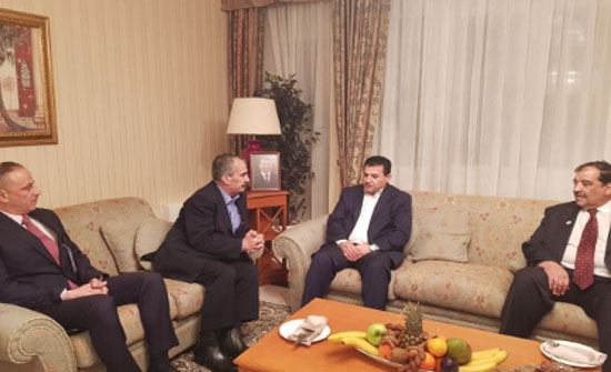 وزير الداخلية يلتقي نظيريه العماني والعراقي وزير الداخلية يلتقي نظيريه العماني والعراقي