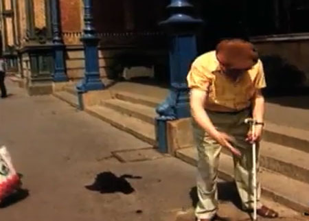 الرجل العالق